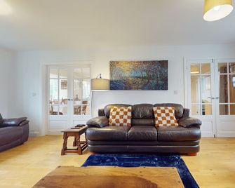 5bed House, 8 Double beds Perfect for large groups - Epworth - Sala de estar
