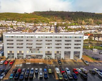 Village Hotel Swansea - Swansea - Bygning