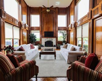 Private10000sf Retreat GuitarPool Hottub-Wine Area - Purcellville - Living room