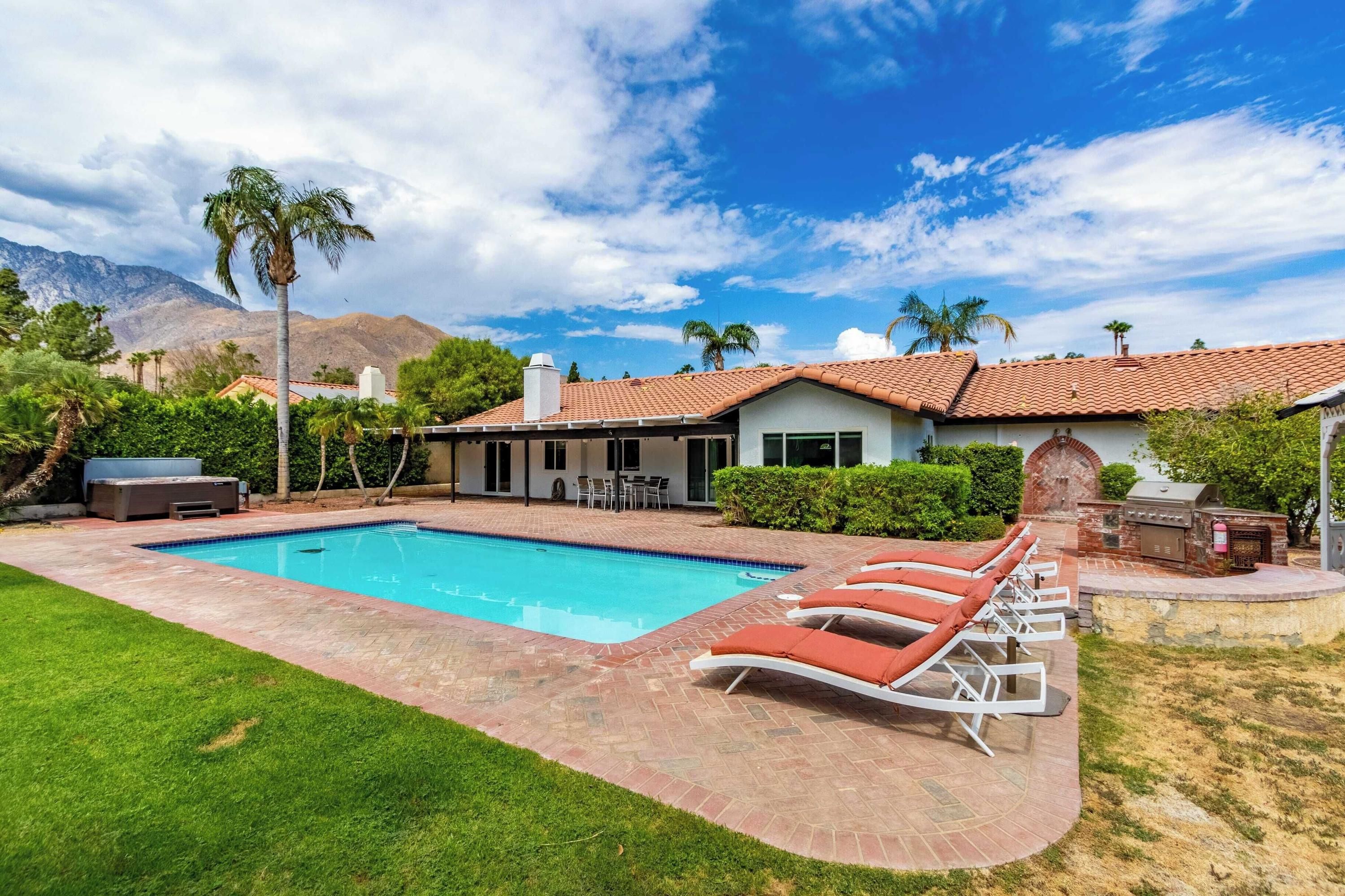 Catalina by AvantStay | Fully Remodeled Palm Springs Haven + Pool | Permit#3432 - פאלם ספירנגס - בריכה