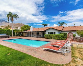 Catalina by Avantstay Fully Remodeled Palm Springs Haven + Pool Permit#3432 - Palm Springs - Pool