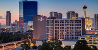 SpringHill Suites by Marriott Las Vegas Convention Center from S$ 163. Las  Vegas Hotel Deals & Reviews - KAYAK
