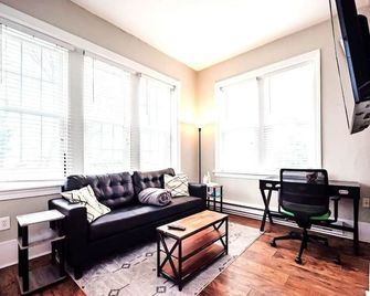 Park Place- cozy modern space fully updated fast WiFi good coffee and easy parking - Wilmington - Sala de estar