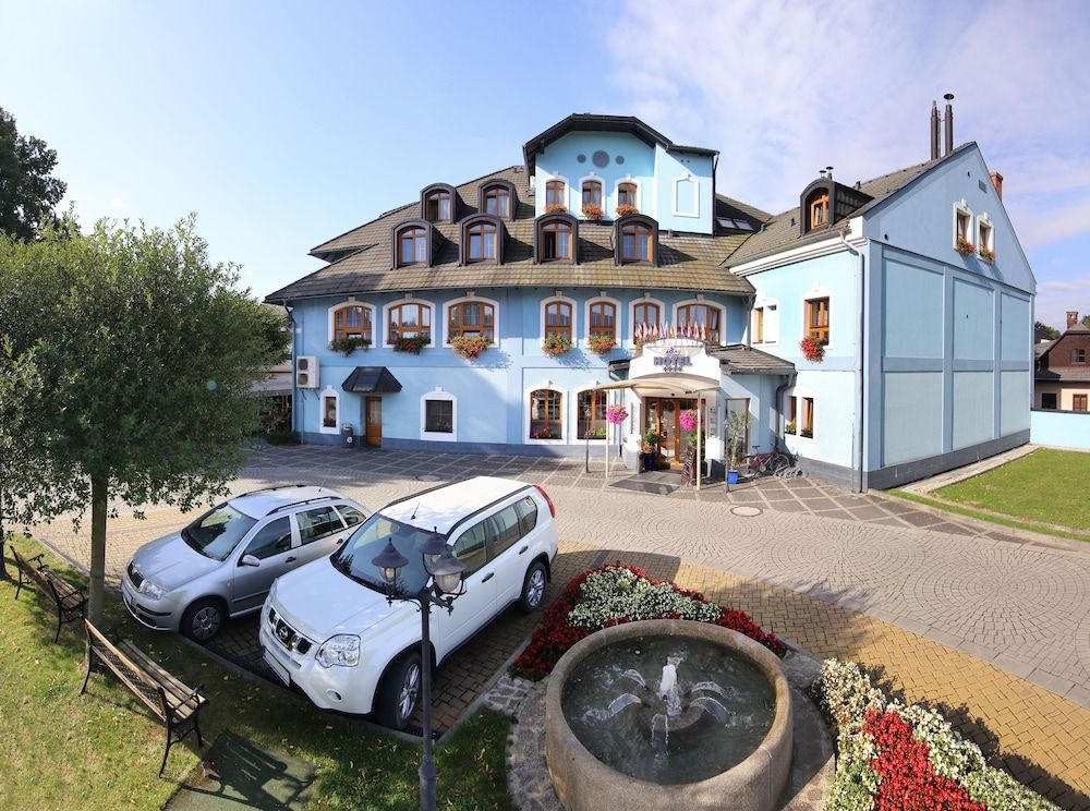 AGH Hotel - Rožnov pod Radhoštěm - Budova