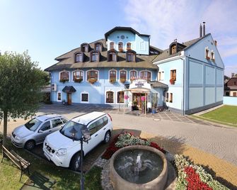 AGH Hotel - Rožnov pod Radhoštěm - Budova