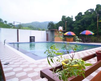 Sun River Resort Pvt. Ltd - Lansdowne - 游泳池