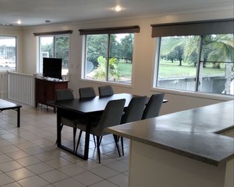 Tully Motel - Mission Beach - Spisestue