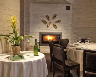 Hotel Los Lagos Nature - קאנגאס דה אוניס - מסעדה