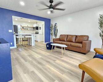 New! Blue&pink|pool|centralphx - Phoenix - Living room