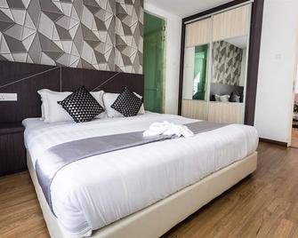 E-Red Hotel Melaka - Malakka - Schlafzimmer