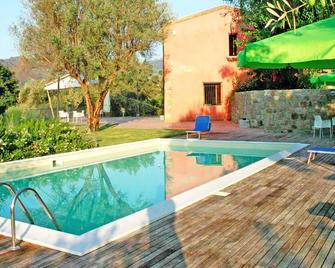 Farmhouse with pool between oranges and lemons trees - Mirto - Piscina