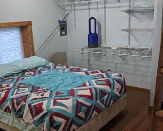 New apartment in shop with Indoor parking for toy trailers or vehicle. - Thayne - Bedroom