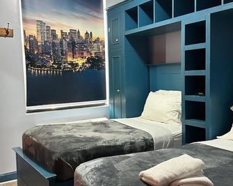 Essence Hotel - Brooklyn