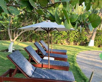 Beautiful Beachfront Villa Metalio Beach - Acajutla - Patio