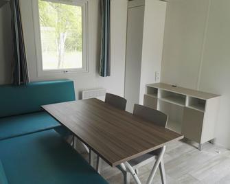 Camping De Chalons-En-Champagne - Châlons-en-Champagne - Essbereich