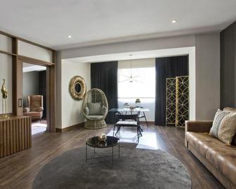 Hotel Tres Reyes Pamplona - Pamplona - Sala de estar