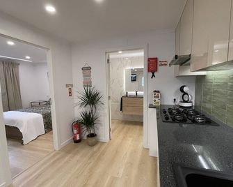 Neto Pinto - Casa de férias / fins de semana. - Lourinhã - Kitchen