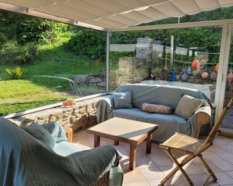 Family beach house - Ploubazlanec - Patio