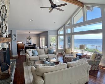 Rare July weeks available!! Panoramic views from this updated oceanfront home - Northport - Living room
