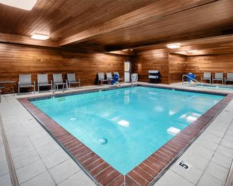 Hampton Inn Portland East - Portland - Pool