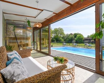 Gorgeous home in Puscine with sauna - Pušćina - Piscina