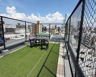 Amber Hostel - Osaka - Balcón