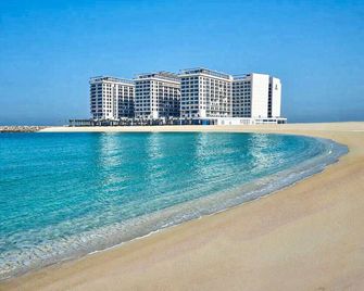 Oceanfront Coastal Apartment - Al Hamra Village - Playa