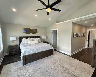 Luxury Lake James Home & Entertainment Cabin- Lake James, In - Angola - Bedroom