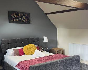 Country King - Axminster - Schlafzimmer