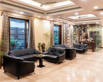 Amantra Comfort Hotel - Udaipur - Lobby