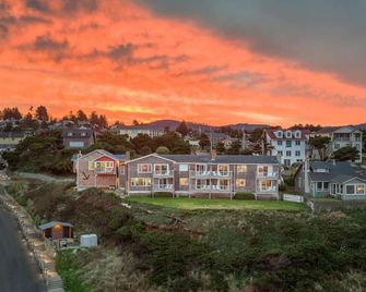 The Lookout - Oceanfront, balcony, kitchen. - Lincoln City - Edificio