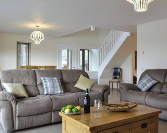 3 bedroom accommodation in Aboyne - Aboyne - Huiskamer