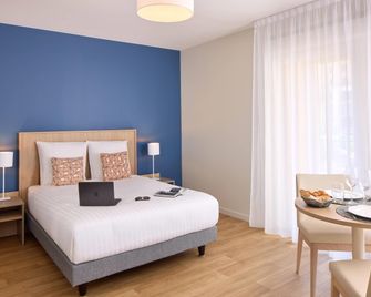 Quality Aparthotel Voiron - Voiron - Bedroom