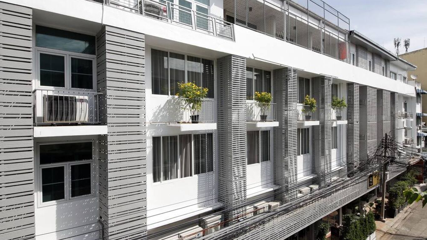 Ratchadamnoen Residence