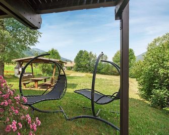 Room and Garden Altavista Mia - Ziano di Fiemme - Патіо