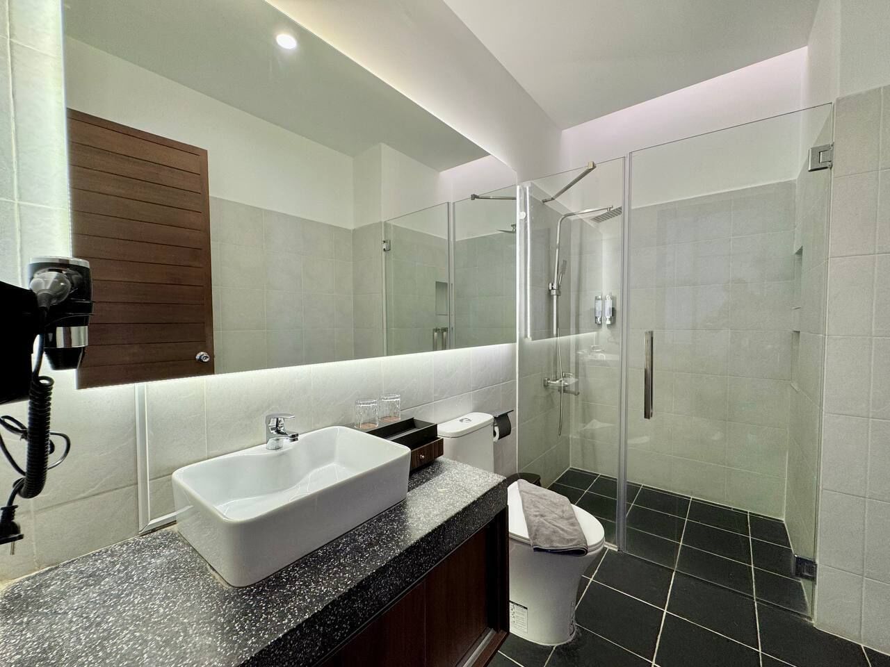 Wh Hotel 310 thumbnail 3