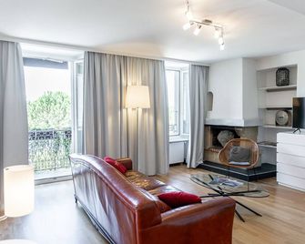 Rouvenaz Appartements - Montreux - Living room