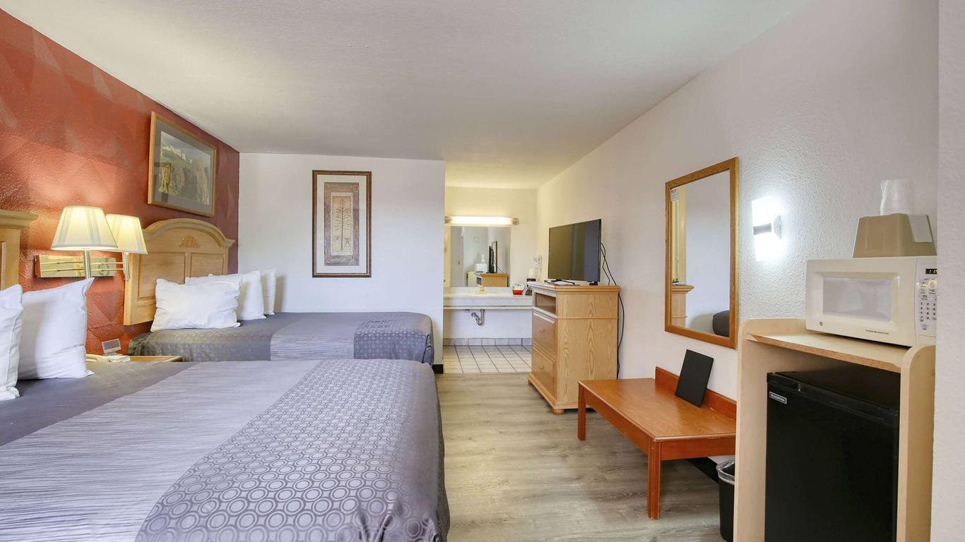Super 8 By Wyndham Newcastle
