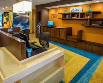 Fairfield Inn & Suites by Marriott Wisconsin Dells - Wisconsin Dells - Front desk