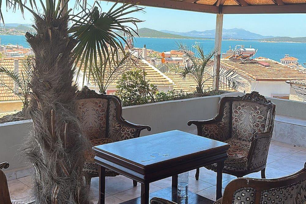 سيرا بانسيون أيفاليك - ايفاليك - شرفة