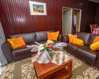 Prime Location Apartment In Paramaribo - Paramaribo - Huiskamer