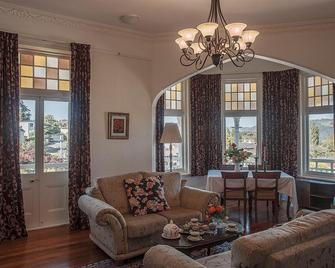 Claremont House - Dunedin - Wohnzimmer