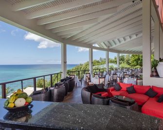 Calabash Cove Resort And Spa - גרוס איילט - מרפסת