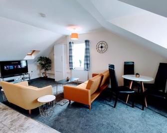 Crystal Suite 4 - private parking - metro - North Shields - Living room