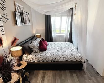 Modern vacation apartment on Lake Constance - فريديريكشافن - غرفة نوم