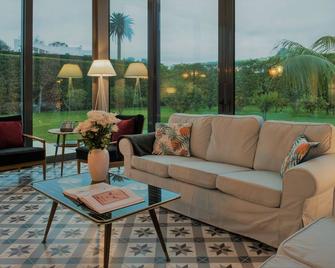 Nature Retreat by Herdade do Ananás - Ponta Delgada - Living room