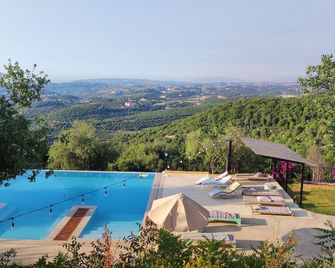 Abdelli Terraces in Batroun - Batroun - Piscina