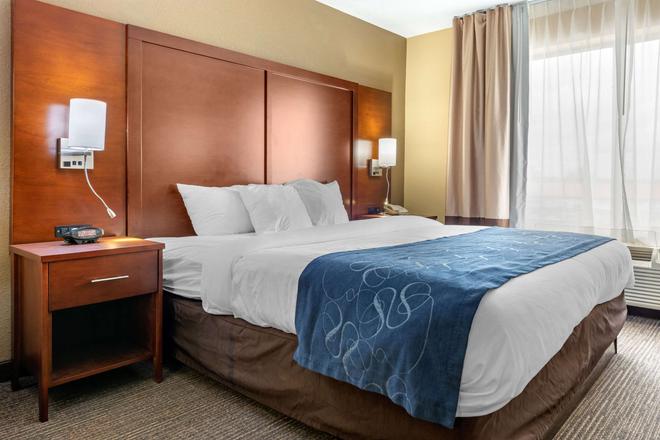 Comfort Suites 71 1 0 9 Findlay Hotel Deals Reviews Kayak