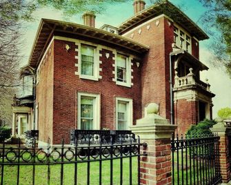 The Inn at Irwin Gardens - Columbus - Budova