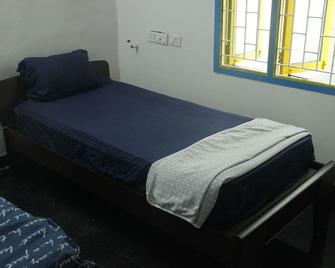 Hostel Gandhi - Madrás - Habitación